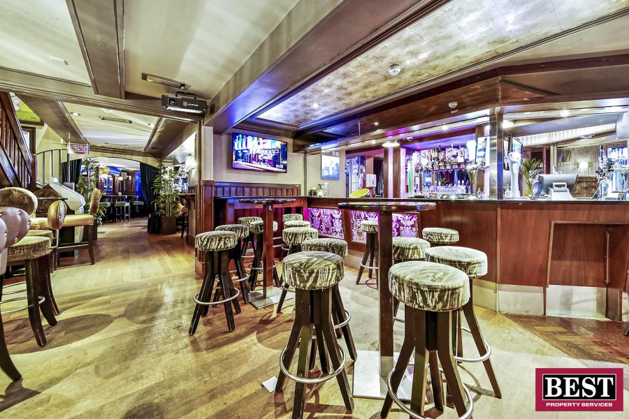 Hagans Bar, Irish Street