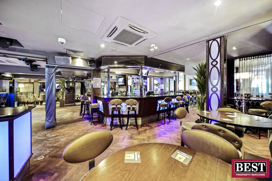 Hagans Bar, Irish Street