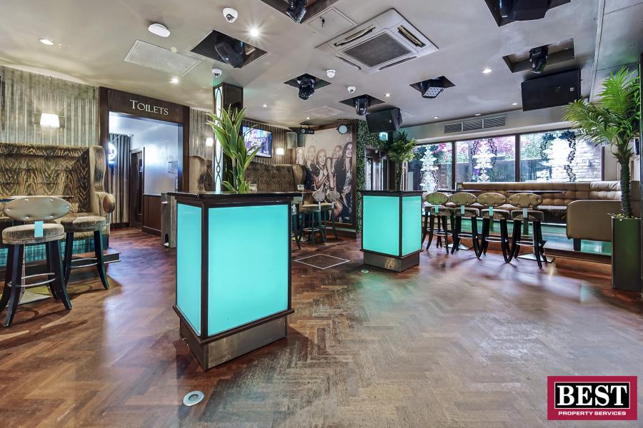 Hagans Bar, Irish Street