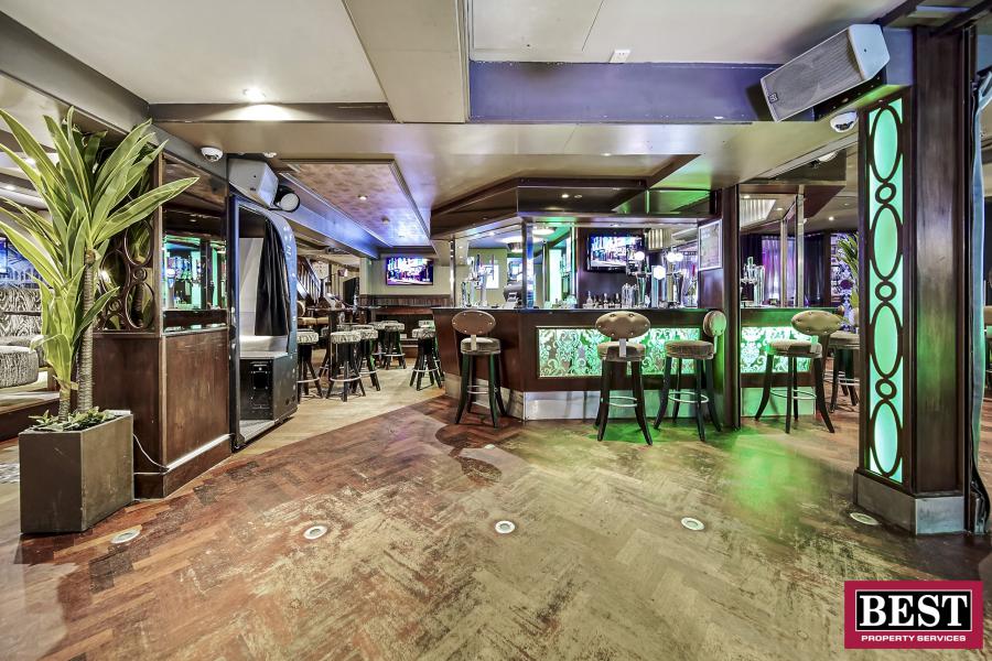 Hagans Bar, Irish Street