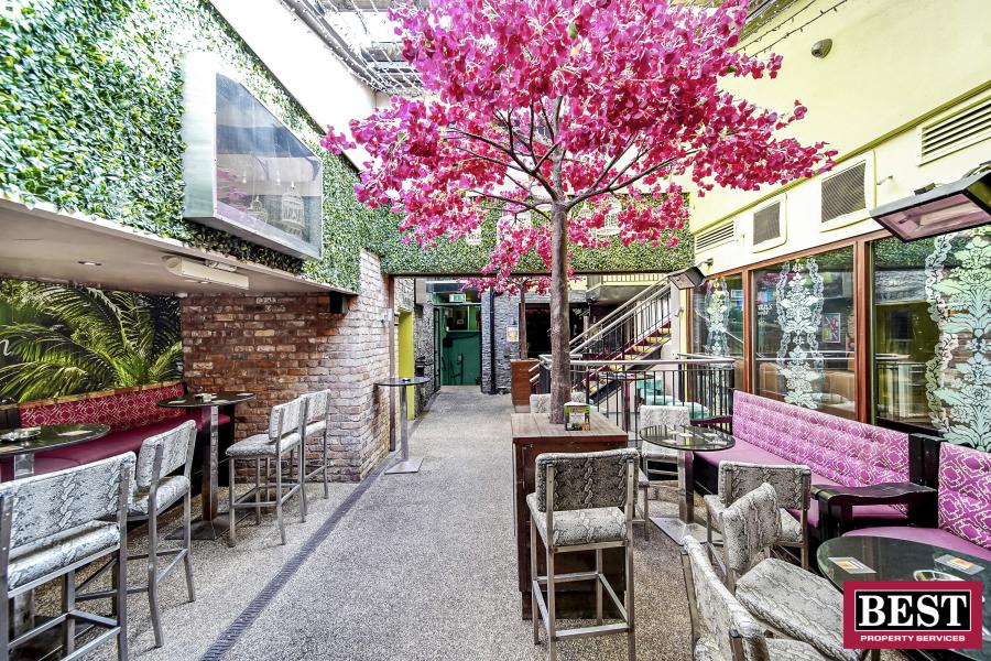 Hagans Bar, Irish Street