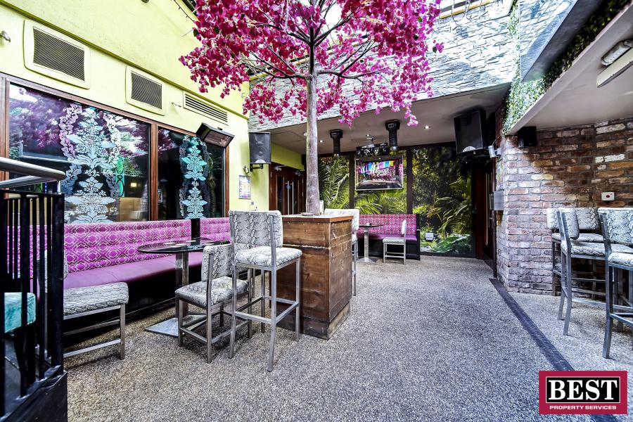 Hagans Bar, Irish Street