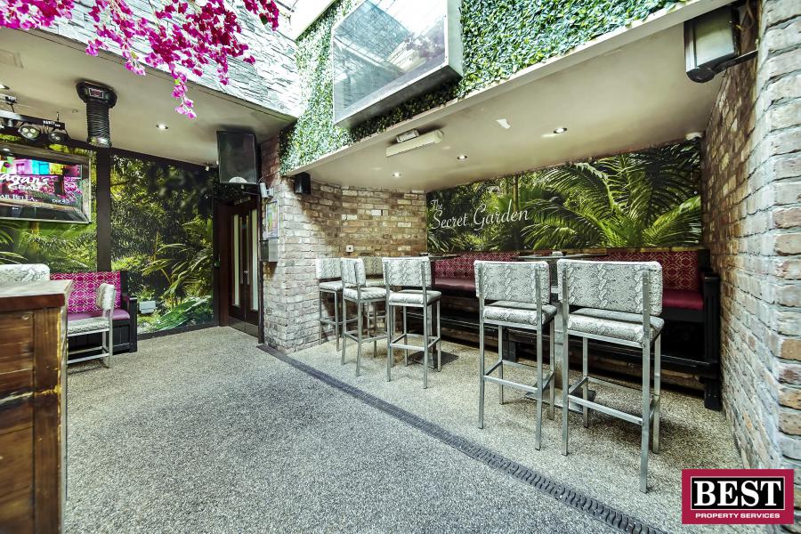 Hagans Bar, Irish Street