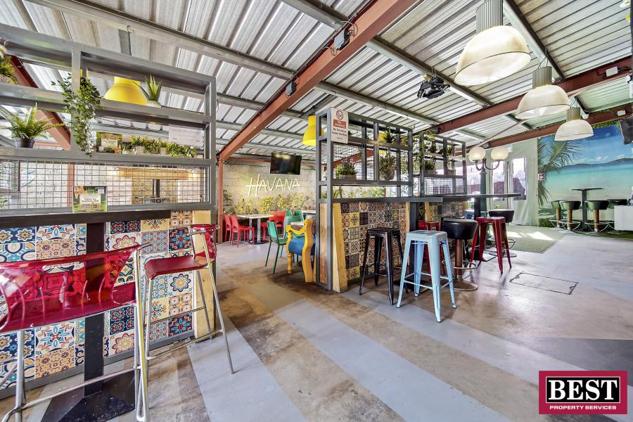 Hagans Bar, Irish Street