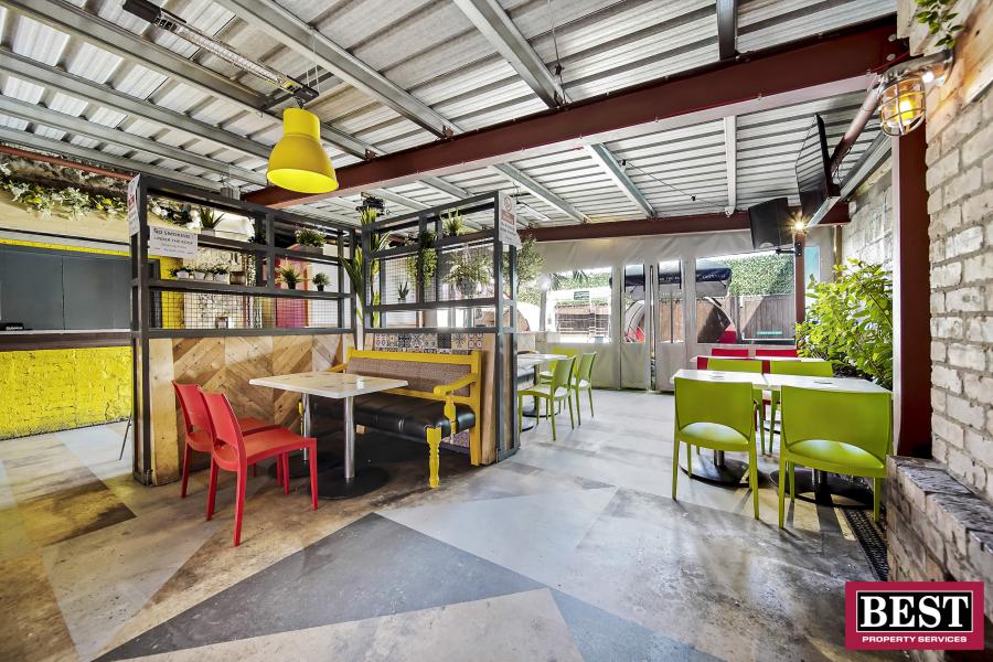 Hagans Bar, Irish Street