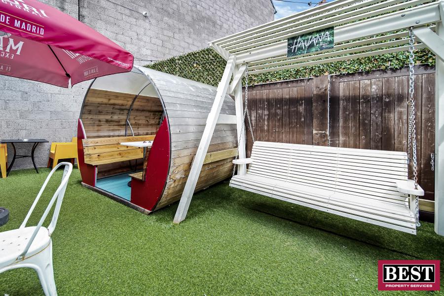 Hagans Bar, Irish Street