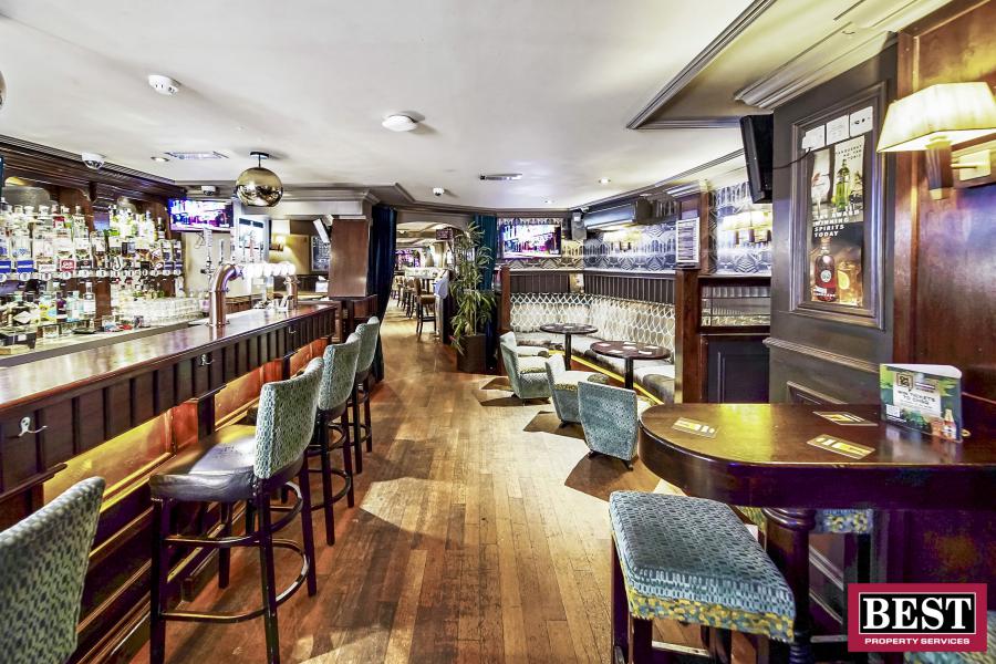 Hagans Bar, Irish Street