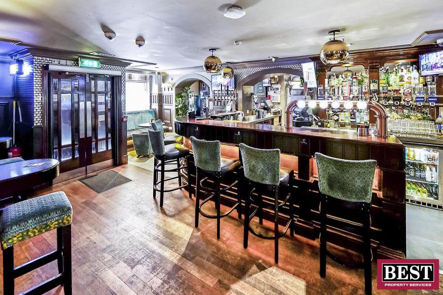 Hagans Bar, Irish Street