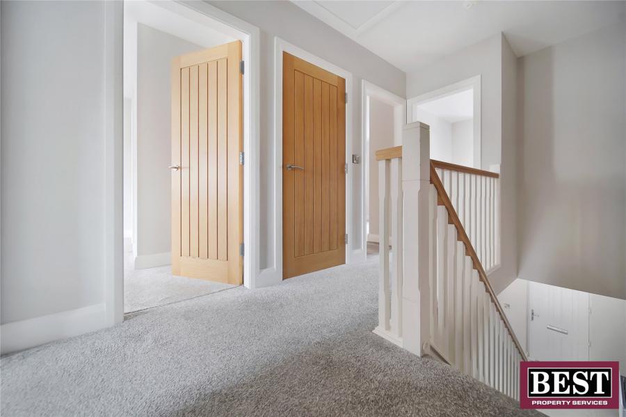 1 Derrycourtney Manor