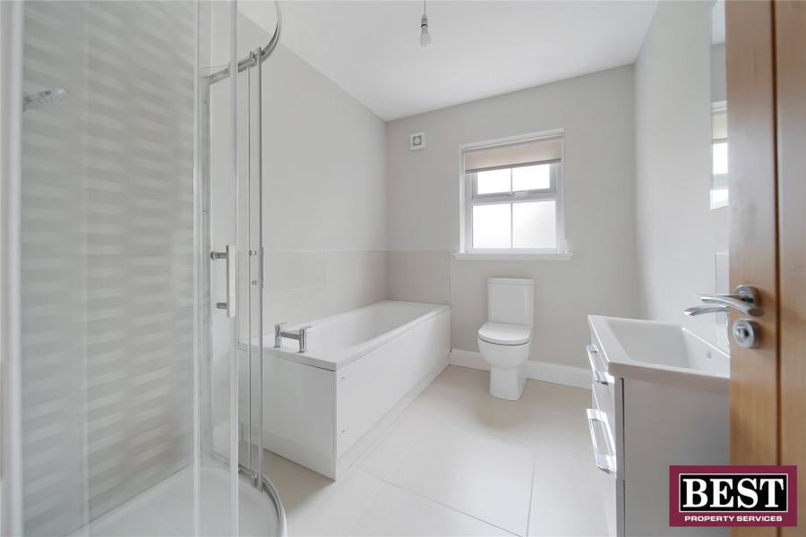 1 Derrycourtney Manor