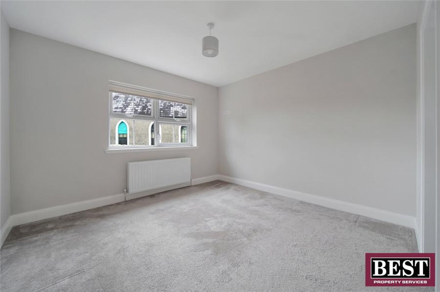 1 Derrycourtney Manor