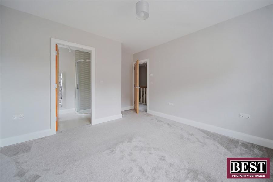 1 Derrycourtney Manor