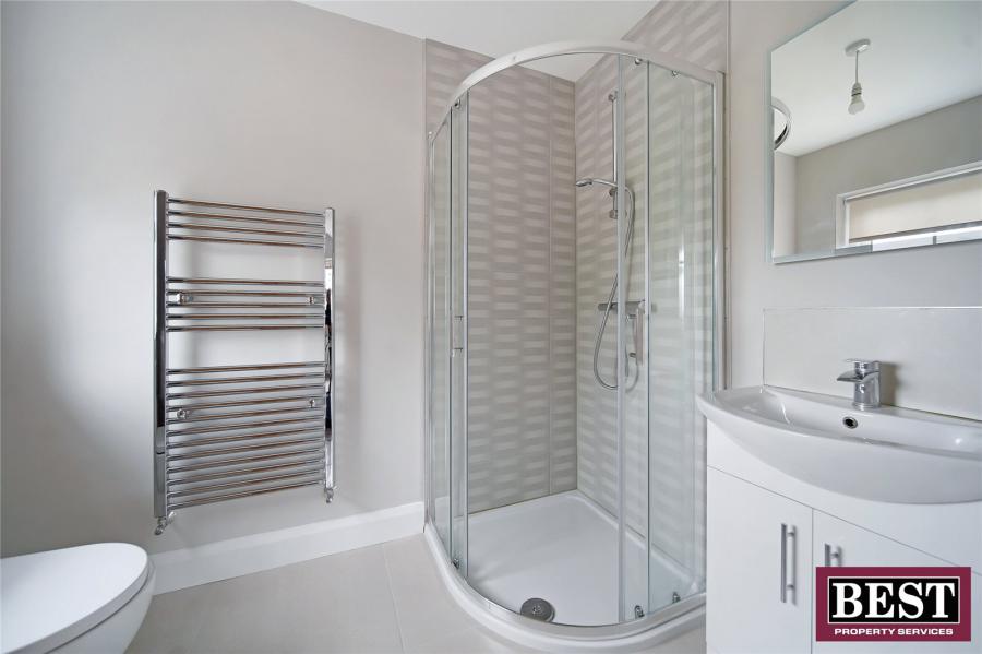 1 Derrycourtney Manor