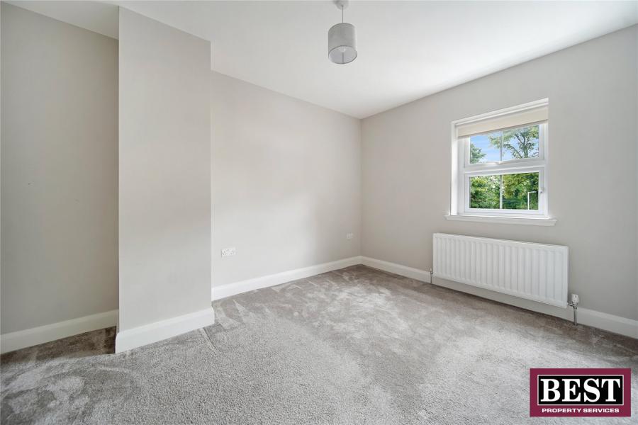 1 Derrycourtney Manor