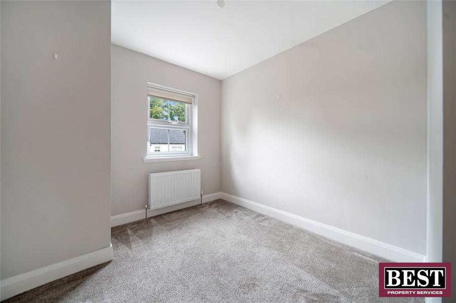 1 Derrycourtney Manor