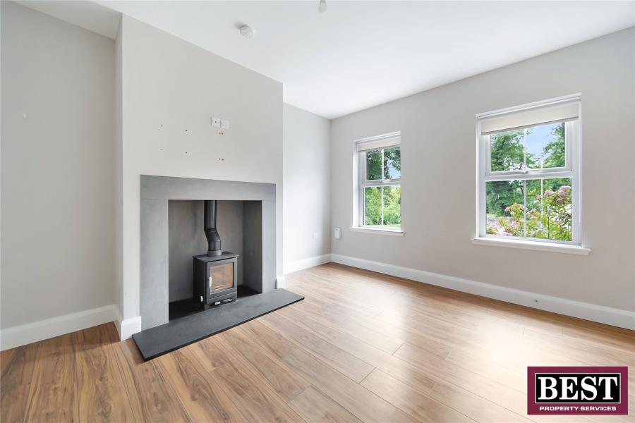 1 Derrycourtney Manor