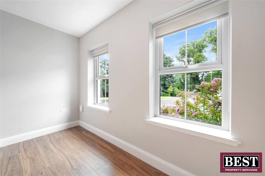 1 Derrycourtney Manor