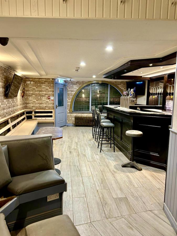 Dalys Bar, 65 Irish Street