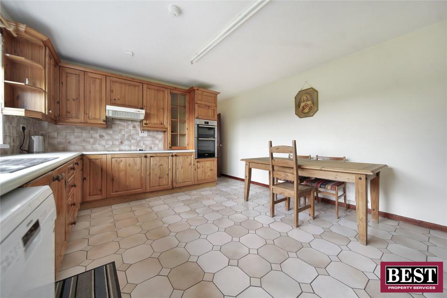 8 Reenaderry Road
