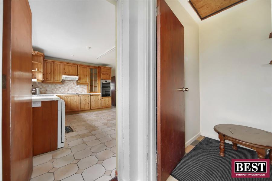 8 Reenaderry Road