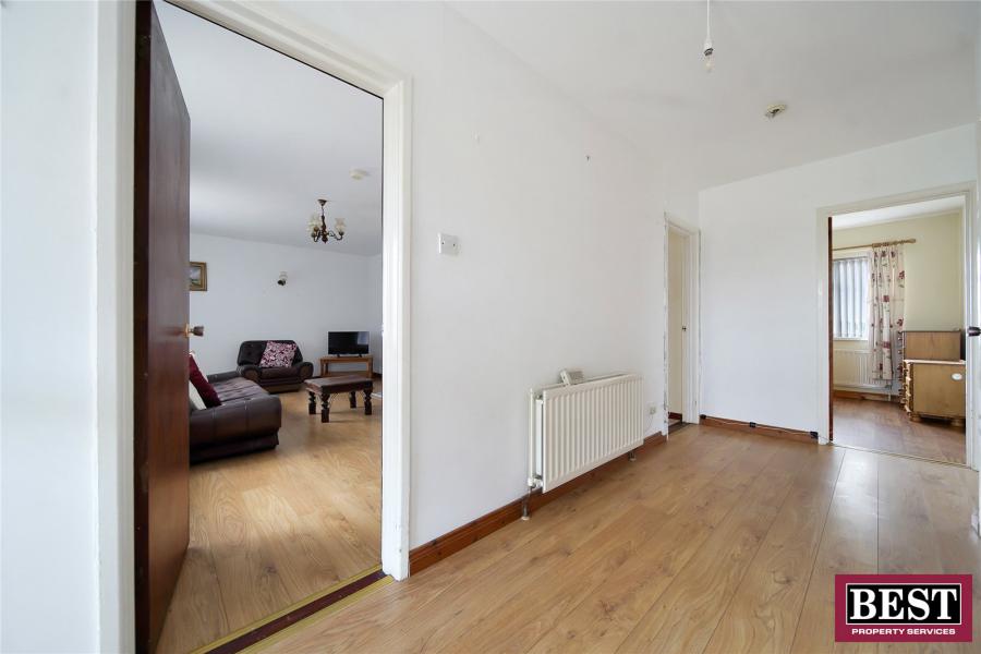 8 Reenaderry Road