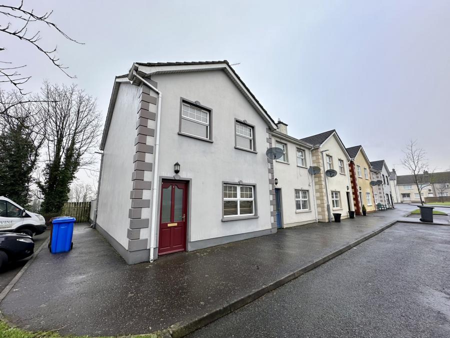 11 West Street Drive