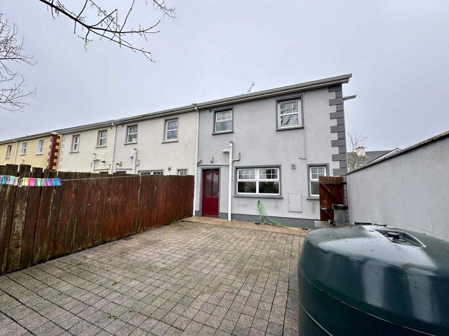 11 West Street Drive