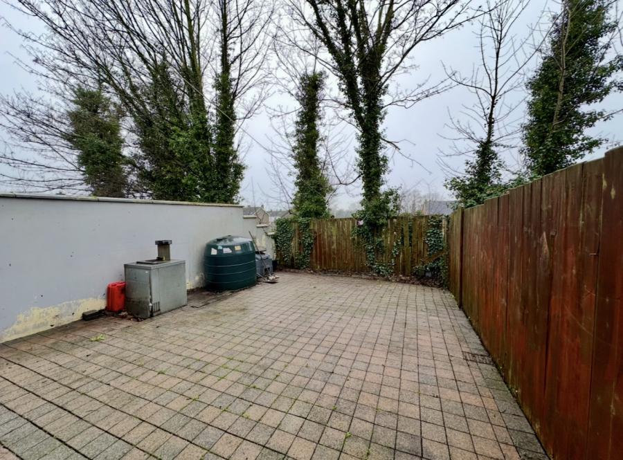 11 West Street Drive