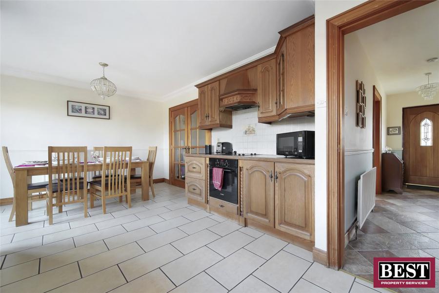 11 Roxborough Heights