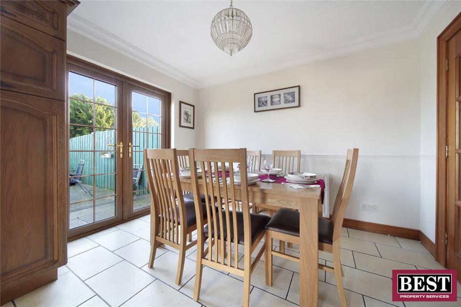 11 Roxborough Heights