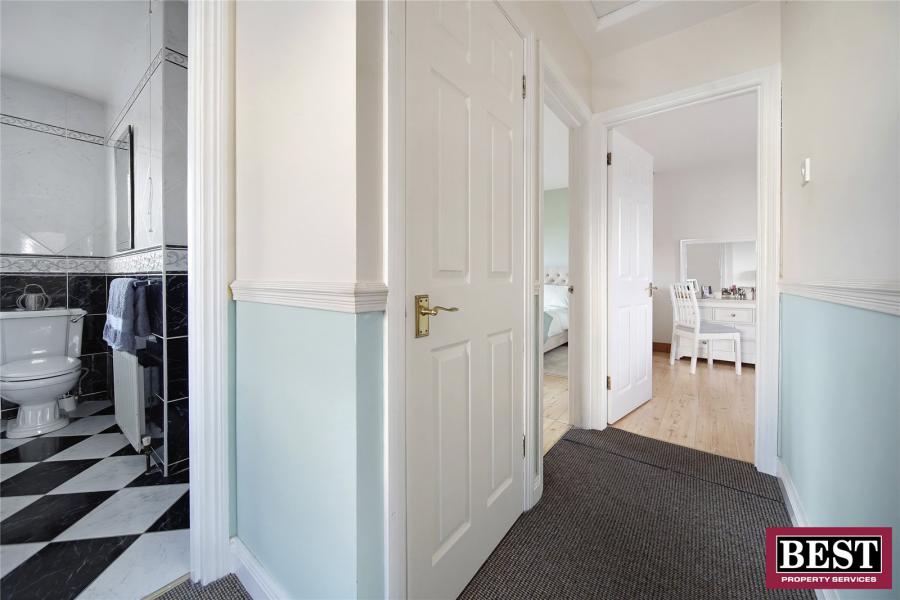 11 Roxborough Heights