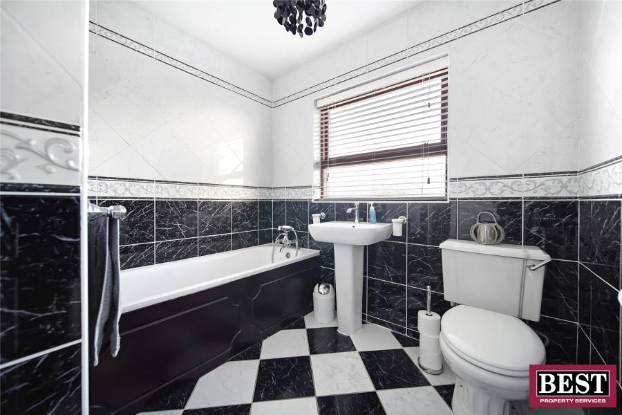 11 Roxborough Heights