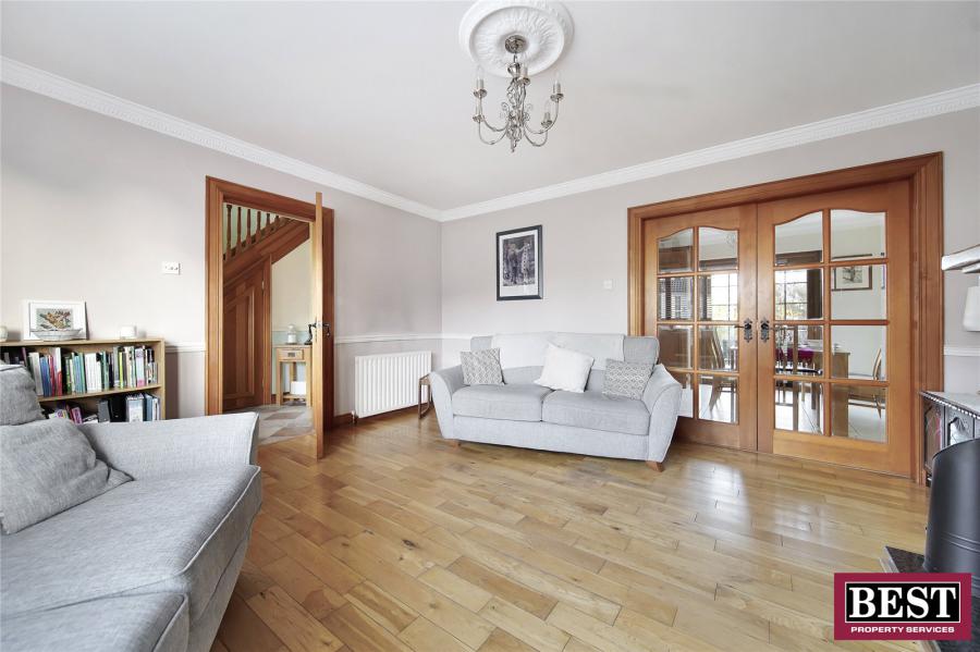 11 Roxborough Heights