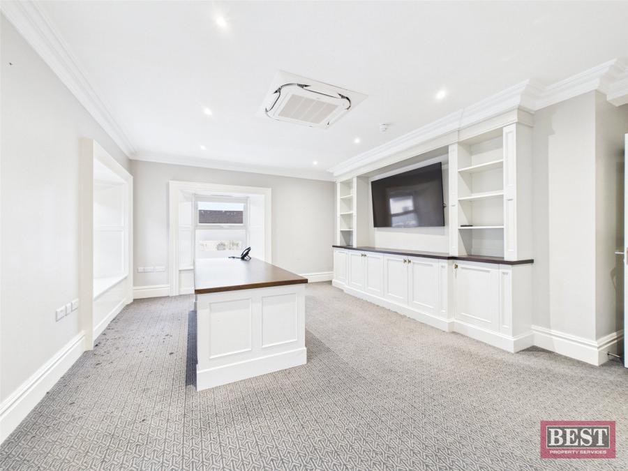 Unit B, 3 Margaret Square