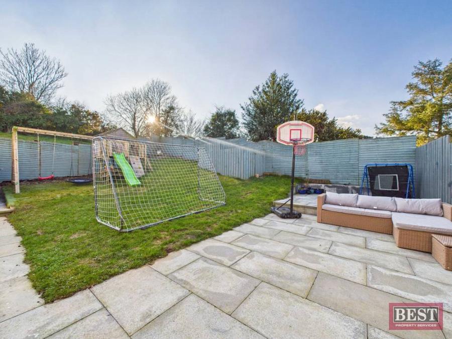 4 Kearney Crescent
