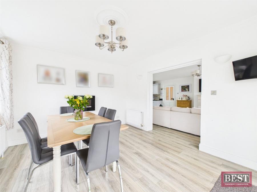 30 Forest Road