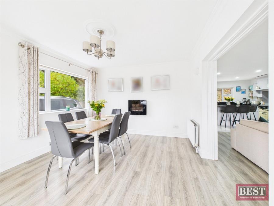 30 Forest Road