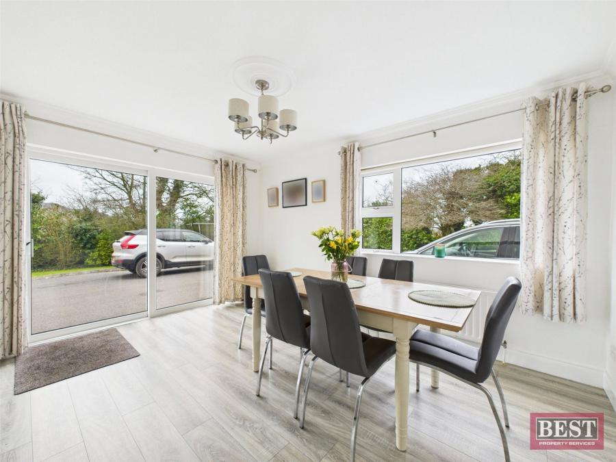 30 Forest Road