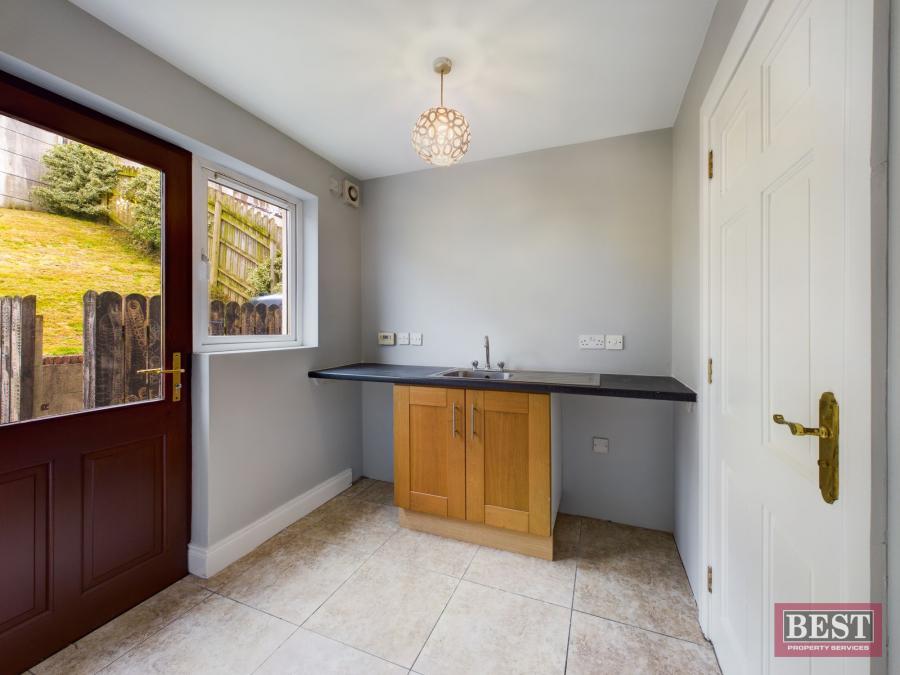 104 Knockdarragh