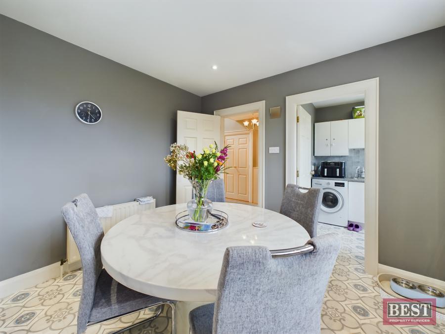 25 Ashbrook Mews