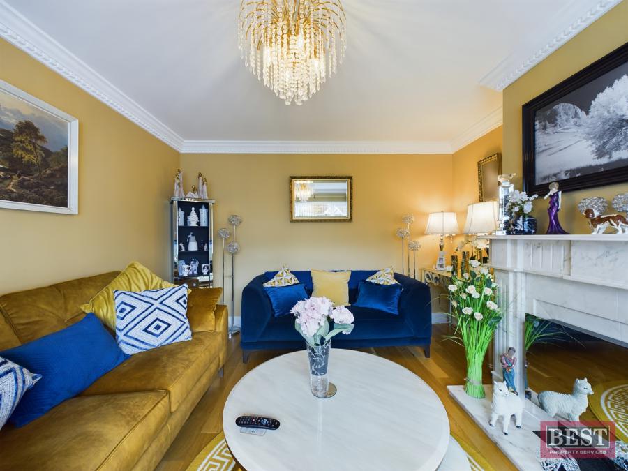 25 Ashbrook Mews