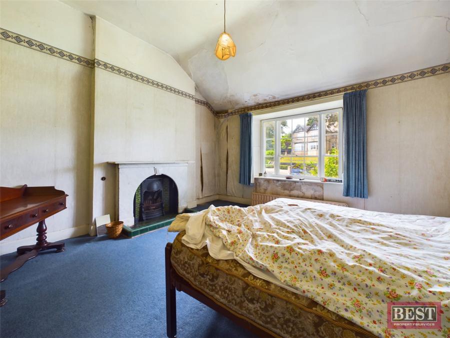 Laurel Hill, 4 Dublin Road