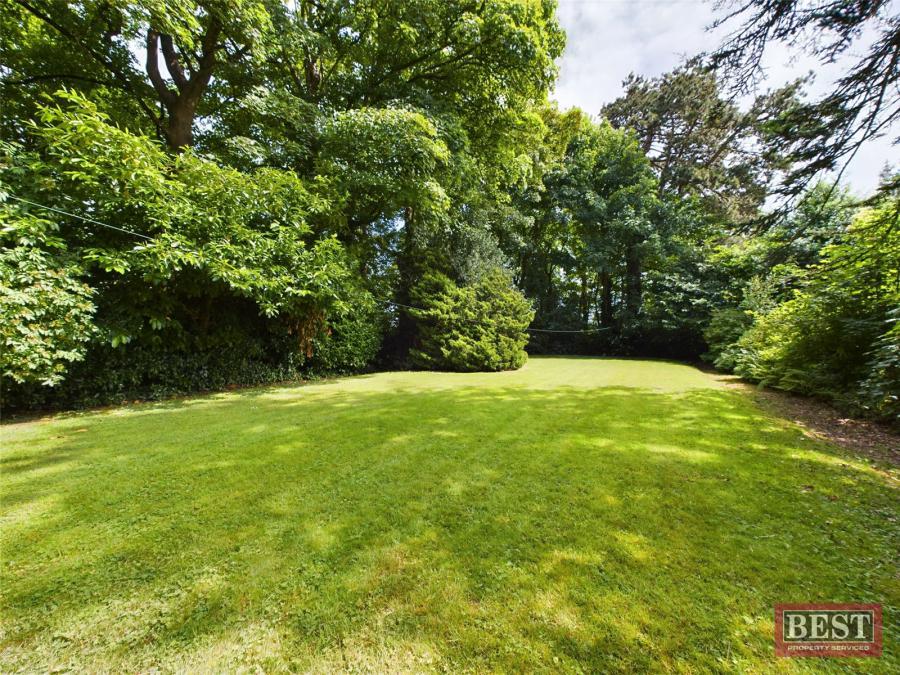 Laurel Hill, 4 Dublin Road