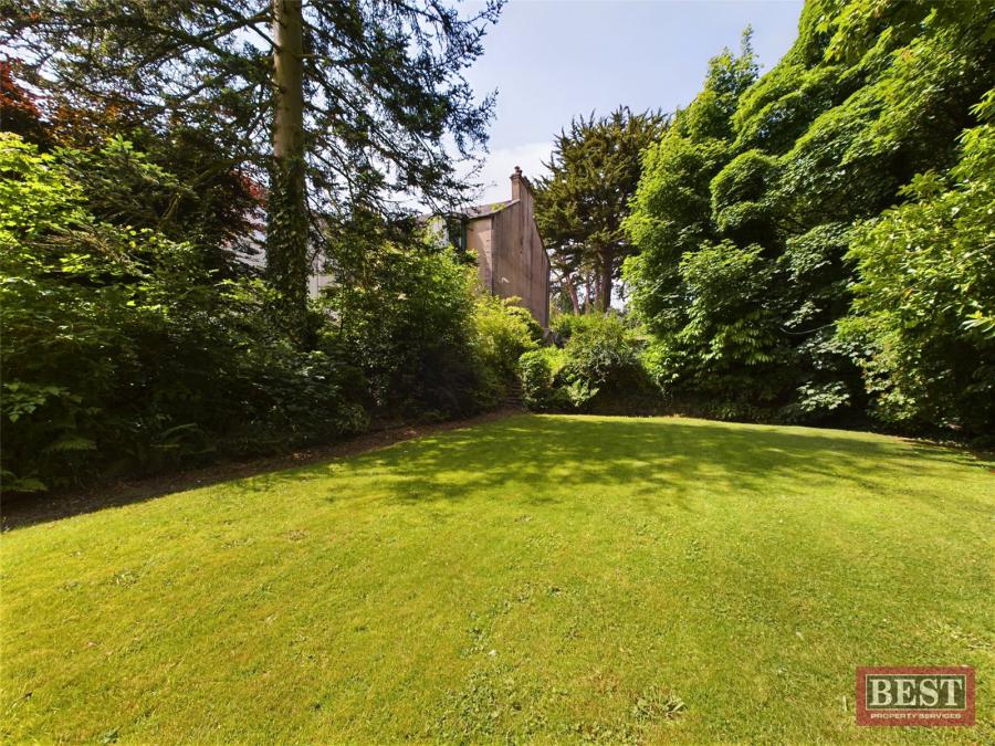 Laurel Hill, 4 Dublin Road