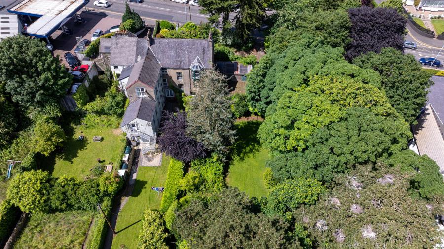 Laurel Hill, 4 Dublin Road