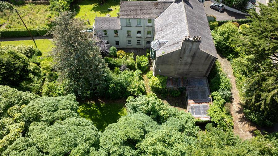 Laurel Hill, 4 Dublin Road