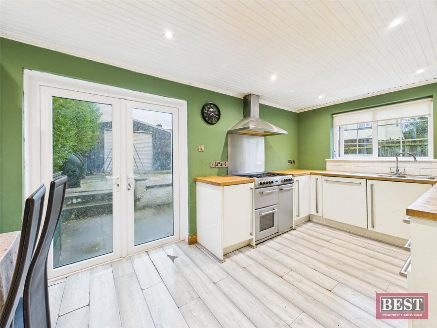 28 Brookville Crescent