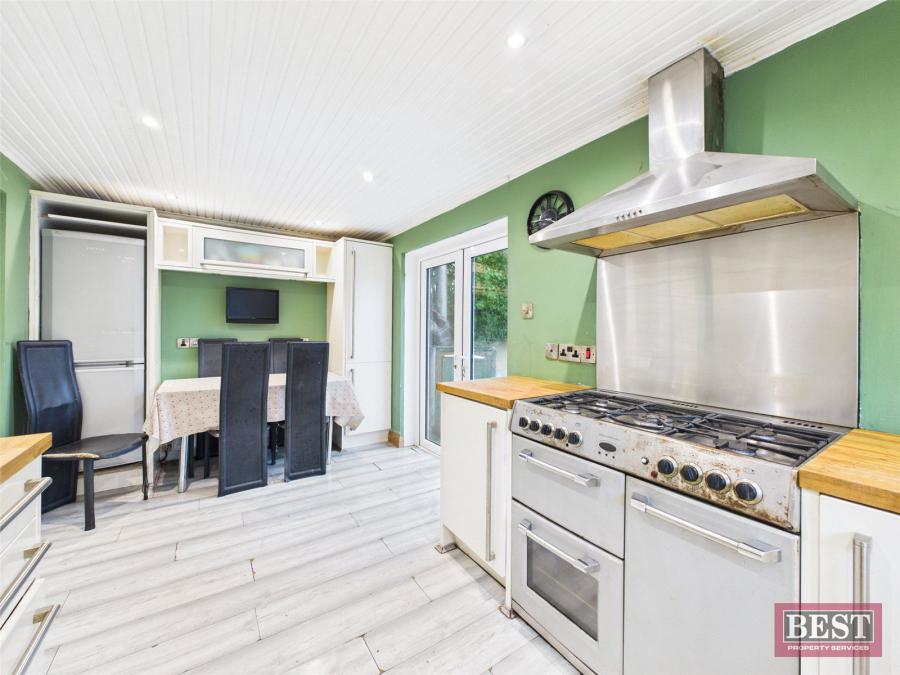 28 Brookville Crescent