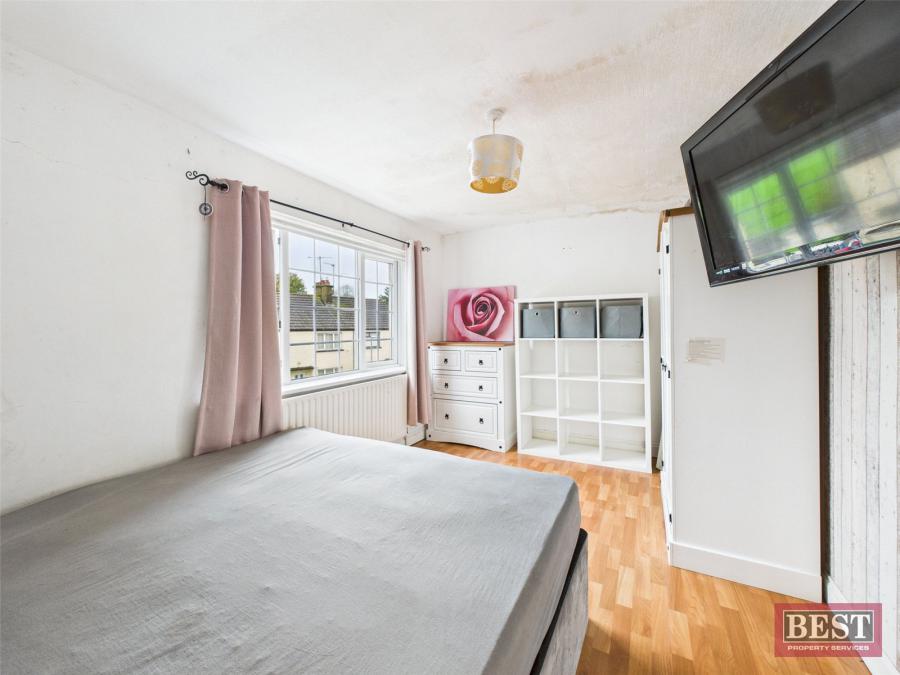 28 Brookville Crescent