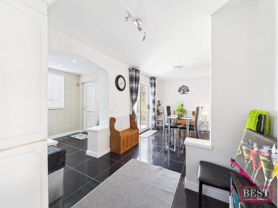 26 Lisgullion Park
